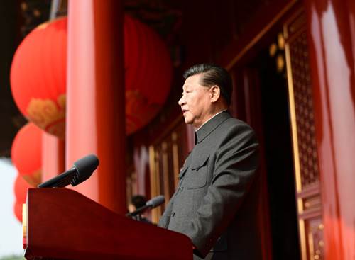 10月1日上午，庆祝中华人民共和国成立70周年大会在北京天安门广场隆重举行。中共中央总书记、国家主席、中央军委主席习近平发表重要讲话。